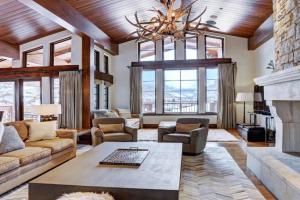 Luxury Mountainside 5BR halet in Village, Vail