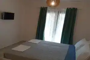 LV apartment-in the heart of, Parga