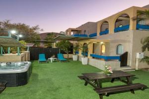 Club In Resort - Executive Deluxe Villa With Jacuzzi, Terrace & Parking