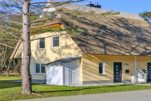 Reetdachhaus 26 Auf Usedom Guest house, Ahlbeck