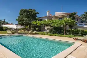 Awesome Home In Guest house, Krnica