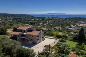 Vivian's Villa - Endless View, Svoronata