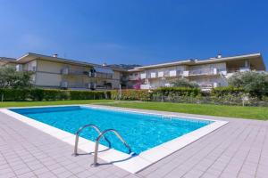 Torbole Relax, Pool & Balcony Apartment, Nago-Torbole