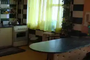 naprotiv Drim-Tauna Apartments, Kiev