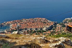 Apartment in with sea view, balcony, air conditioning, WiFi (3686-2), Mlini