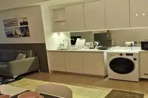 REVO at AURORA PLACE, Pavilion 2, 5 Minutes To AXIATA ARENA BUKIT JALIL FREE WIFI by De Harlequins Guesthouse, Petaling Jaya
