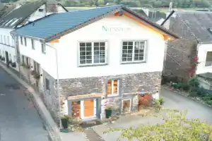 Ferienweingut Niessner Apartments, Ernst