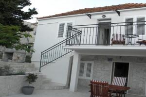 Apartmani Adam, Primosten