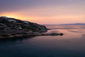 Lotos Beach Home Hotel, Kinion