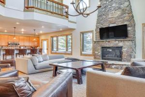 Dtwn Home with Mtn View, 11 Mi to Ski Breck! Guest house, Frisco