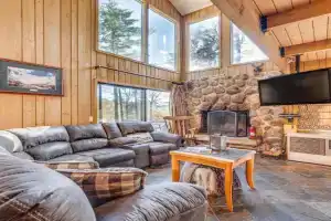 Half Mile to Ski Slopes Conway Condo with Hot Tub! Apartments, North Conway