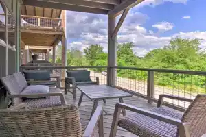 Modern Greenway Residence with 2 Decks! Guest house, Asheville
