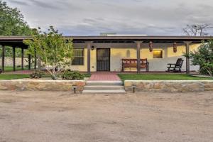 Charming Couples Casita, Walk to Old Mesilla Plaza Guest house, Las Cruces