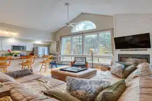 White Mountains Home with Hot Tub - Walk to Town! Guest house, North Conway