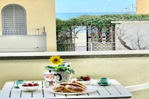 Mono Rosina, aria condizionata e balcone a soli 50 metri dal mare! by Alfareal Apartments, Castiglione della Pescaia
