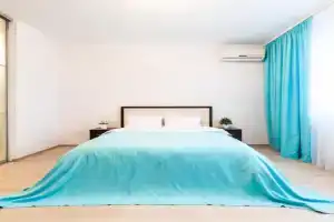Shikarnye apartamenty 3 minuty peshkom ot m Poznyaki, Kiev