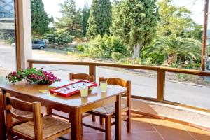 E & M Studios, Iraklitsa