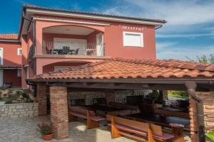 Apartment in with balcony, air conditioning, WiFi, washing machine (4885-1), Lopar