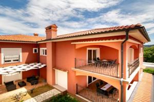 Apartment in with balcony, air conditioning, WiFi, washing machine (4885-2), Lopar
