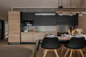Louhi A Apartments, Akaslompolo