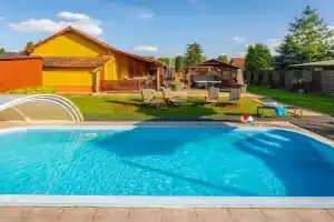 Fiesta Balaton Villa, Balatonszarszo