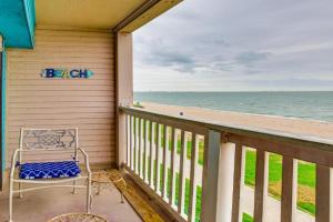 Waterfront Escape with Pool Access! Apartments, Corpus Christi