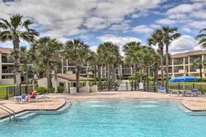 Beachside St Augustine Resort Condo, 6 Mi to Dtwn!, Saint Augustine Beach