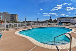 Oceanfront Resort Studio on!, Virginia Beach