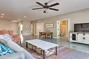 Updated Apt 1 Mi to Western Kentucky University! Apartments, Bowling Green