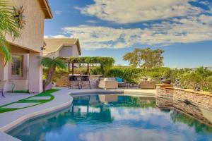 Poolside Paradise! Luxe Golf Getaway in Guest house, Phoenix