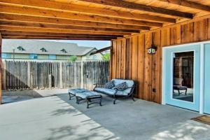 Walk to Texas Tech! Cozy Gem with Patio Guest house, Lubbock