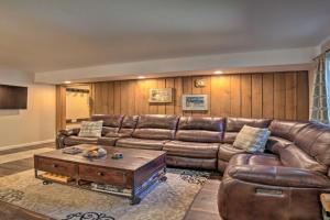 Mammoth Lakes Condo, Walk to Shuttle and Village, Mammoth Lakes