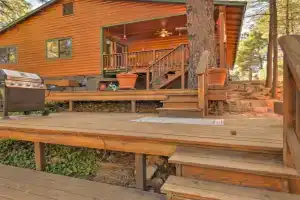 Rustic Cabin with Deck about 4 Mi to Old Town! Guest house, Flagstaff