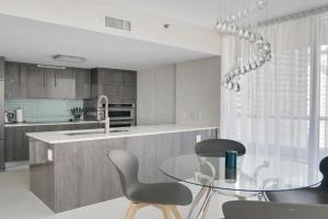 NEW!!! W Brickell- ICON DELUXE LOUNGE with 2 masters Apartments, Miami
