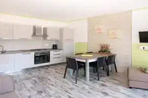APPARTAMENTO K Apartments, Torri del Benaco