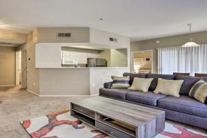 Condo with Pool Access, 5 Mi to Diablo Stadium Apartments, Phoenix
