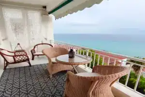 Cozy Seaview Apartment, Siviri