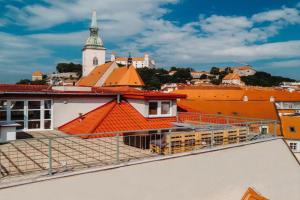 Majestic views from a 60m2 private terrace - Castle, Cathedral, Old Town Apartments, Bratislava