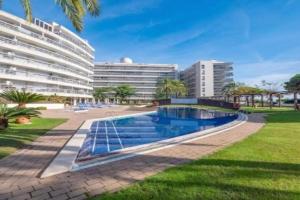 Charming Apartment in - Sea View and Pool, Blanes