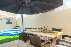 Summer Breeze 3 Bedroom Family Maisonette with sunny terrace in - by Getawaysmalta, Mellieha