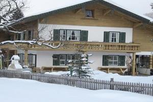 Gästehaus Burghartswieser inkl. Chiemgaukarte Apartments, Ruhpolding