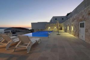 Apartment 3 with pool and amazing sea view, Mimice