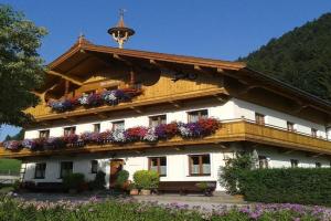 Bauernhof Strasserhof Guest house, Soell
