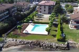 Casa Lugana 9 - monolocale con piscina fronte lago, Sirmione