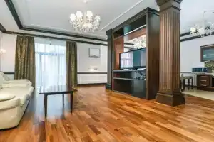 View apartment on the main street Khreshchatyk 17, Kiev
