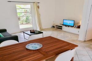 Beachfront 2 Bedroom-house - Tilacaze, Flic-en-Flac