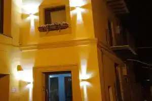 DONJON SUITE centro storico Mini-hotel, Castelbuono