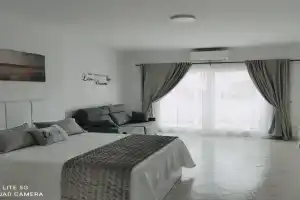 BenalSuite estudio, piscina y playa en BenalBeach, Benalmadena, Torremolinos