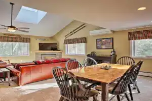 North Conway Retreat - 1 Mi to Cranmore Mountain! Guest house, North Conway