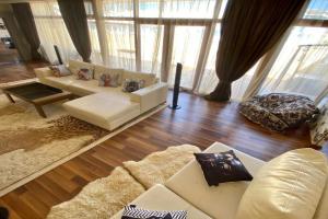 Large Terrace & Park View on Nizami str Apartments, Baku